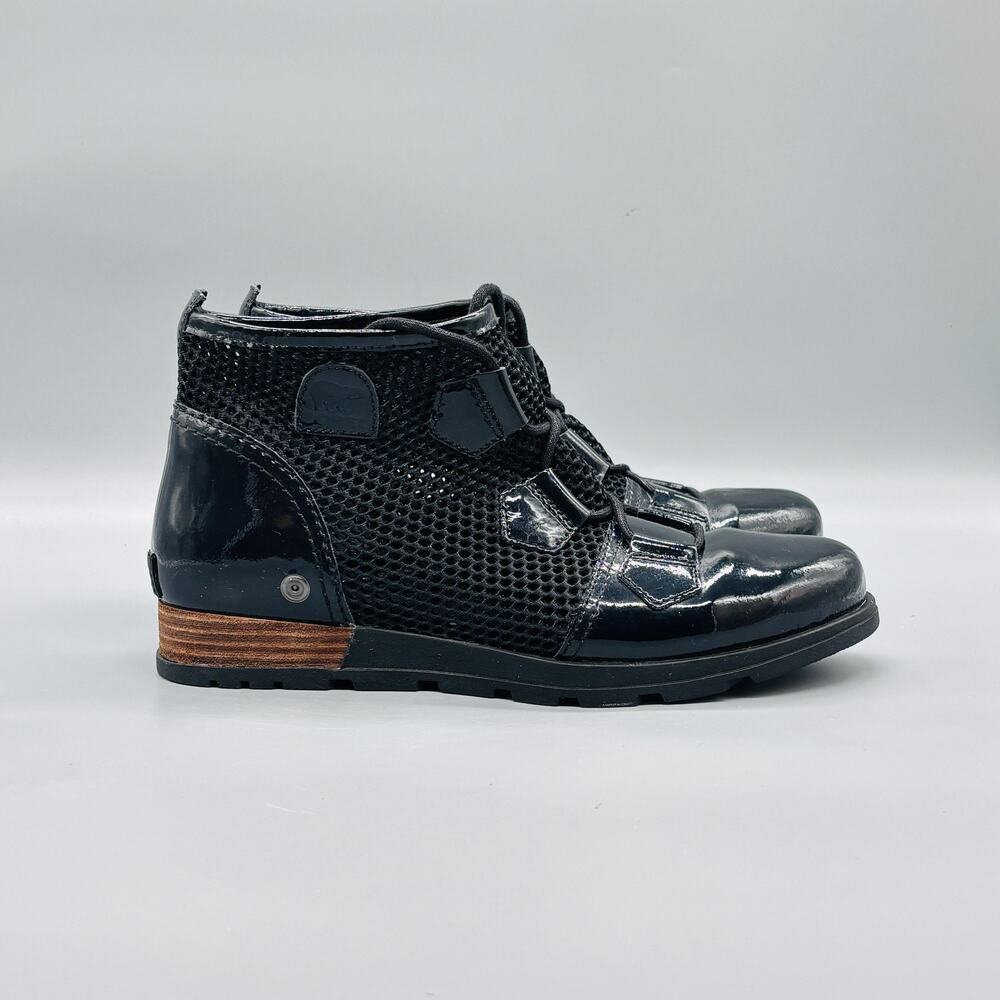 Sorel Boots Womens 10 Black Patent Leather Mesh Major Lace Ankle Low Wedge Shoes